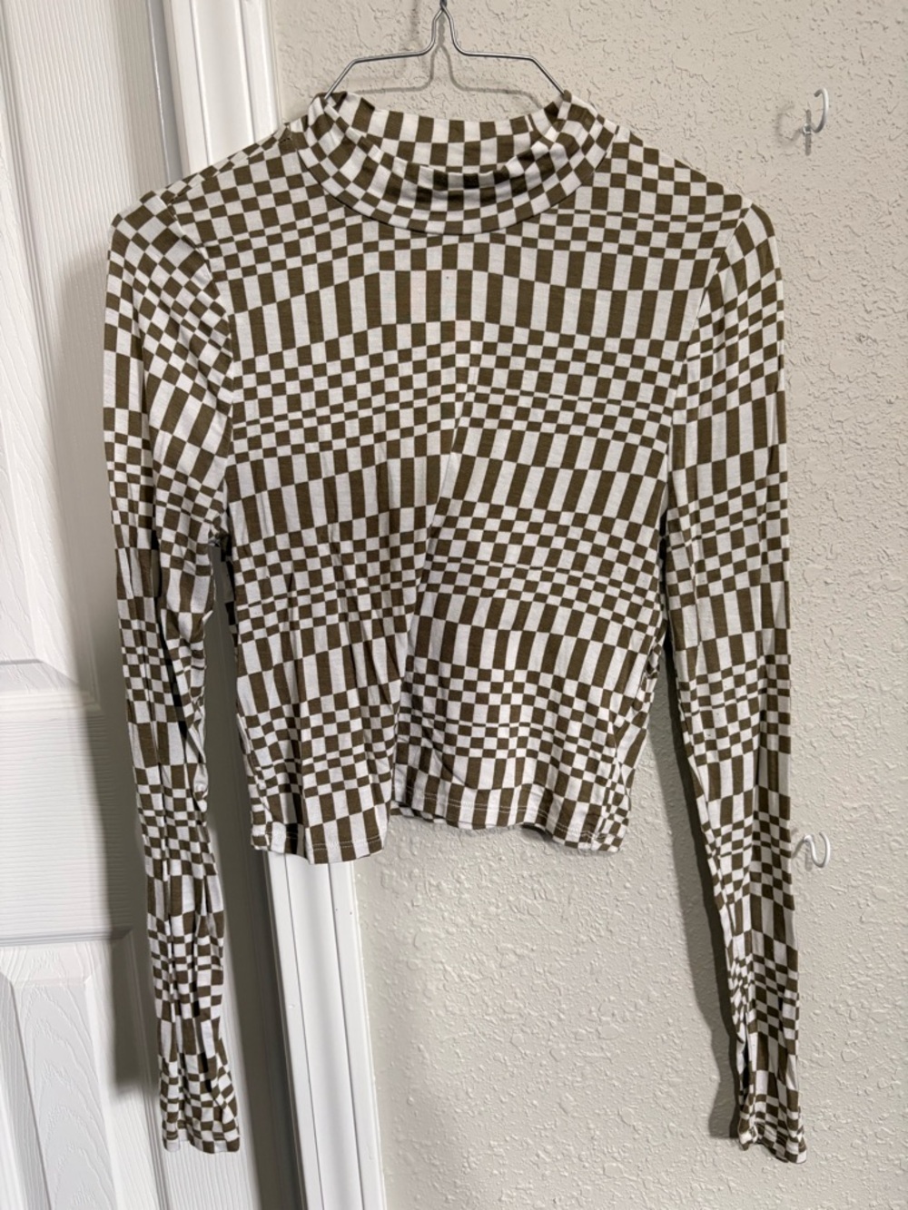 PacSun Brown and Cream Checkerboard Mock Neck Long Sleeve Crop Top